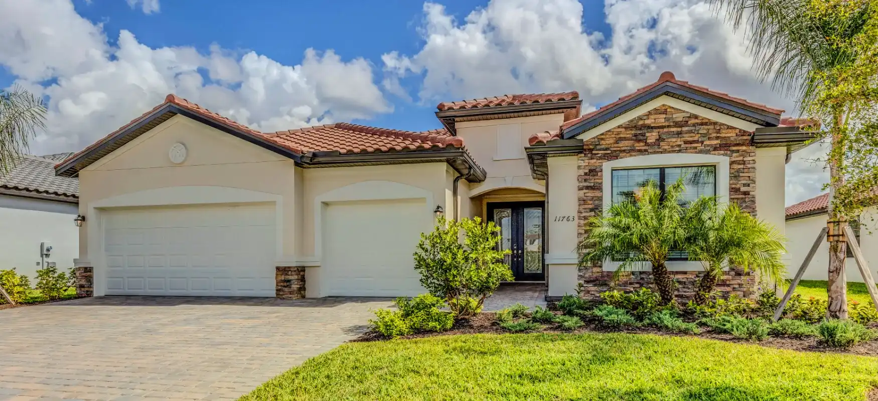 California Style House Photo Compressed